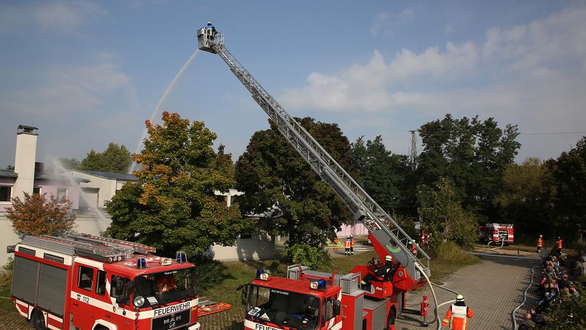 Nürnberg-Süd: Großübung der Feuerwehren