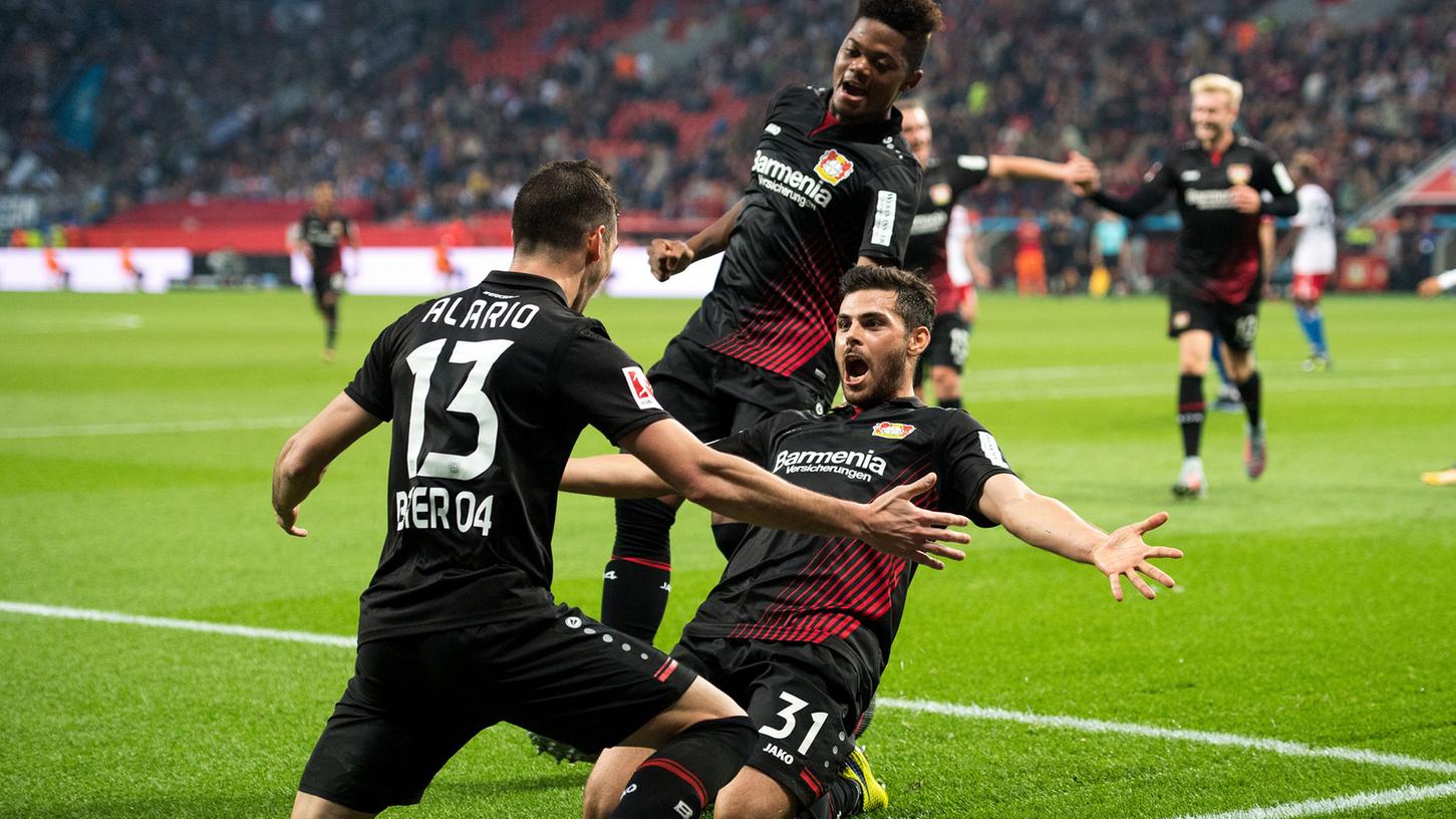 Erleichterung beim Werksklub: Mit dem 3:0 gegen den HSV schießt sich Bayer Leverkusen vorerst aus der Gefahrenzone.
