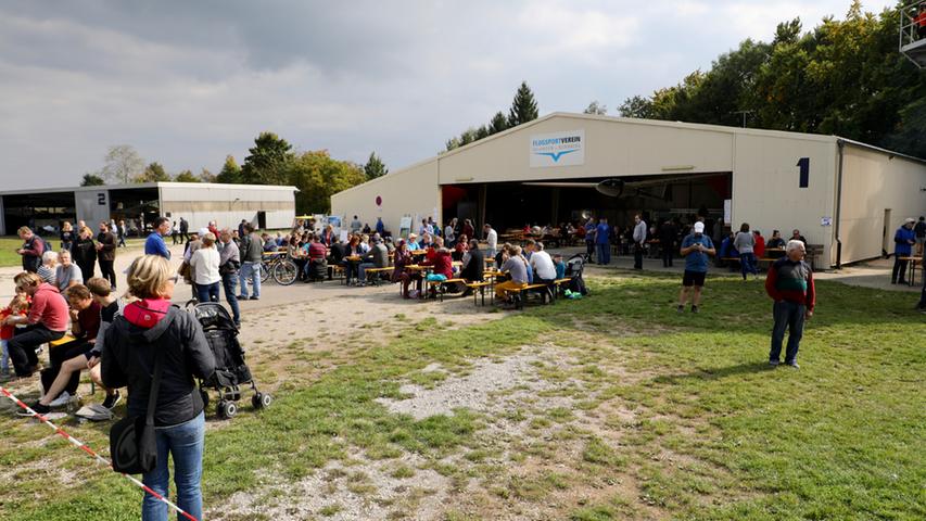 Besucher heben ab: Flugplatzfest auf dem Hetzleser Berg