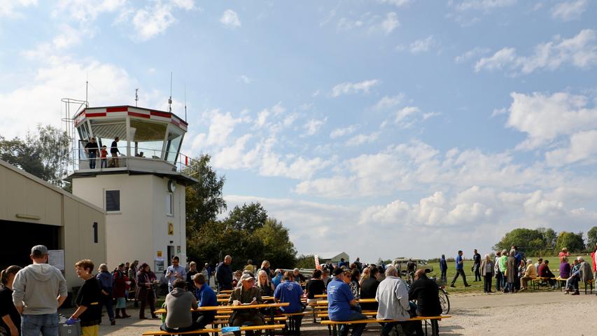 Besucher heben ab: Flugplatzfest auf dem Hetzleser Berg