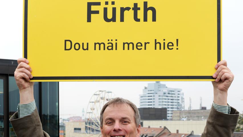 Kirchweihreferent Horst Müller warb im vergangenen Jahr mit diesem Schild für die Fürther Kärwa