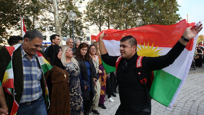 Bilder: Kurden demonstrieren in Nürnberg für eigenen Staat