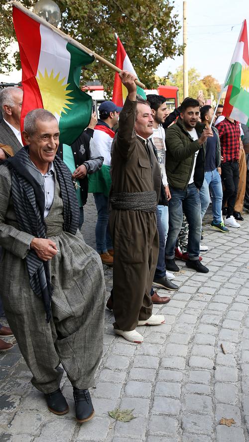 Bilder: Kurden demonstrieren in Nürnberg für eigenen Staat