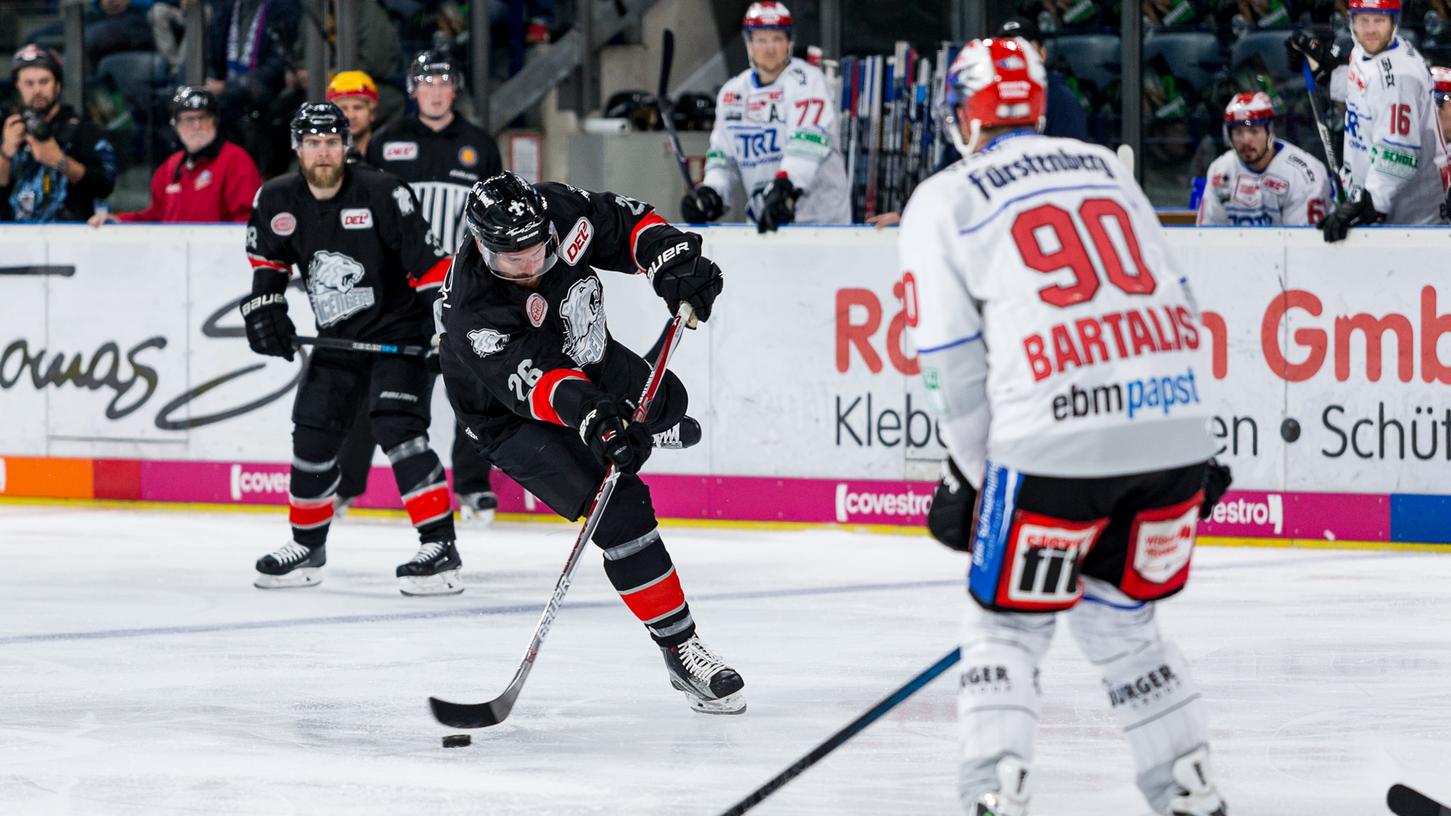 Brandon Segal und seine Ice Tigers kamen beim Saisonstart in Schwenningen nicht über einen Punktgewinn hinaus.