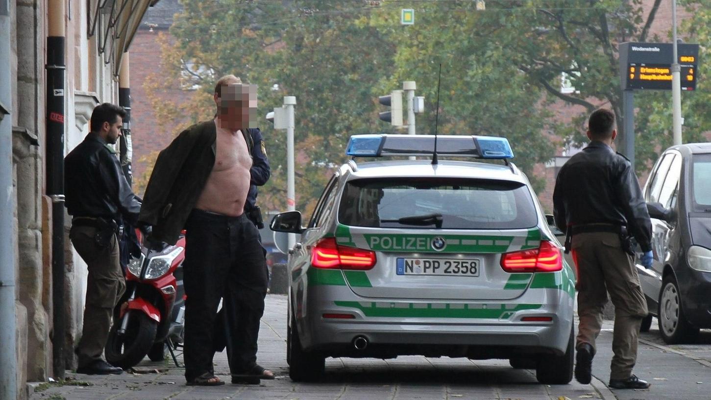Bei einem SEK-Einsatz wurde am frühen Samstagmorgen in Nürnberg ein Mann festgenommen.