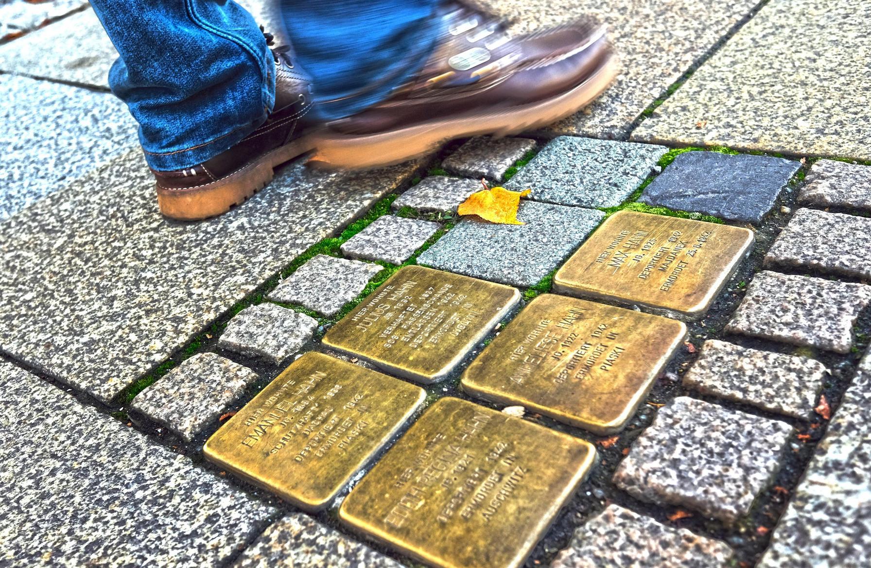 Stolpersteine erinnern an Neumarkter Opfer des Holocaust