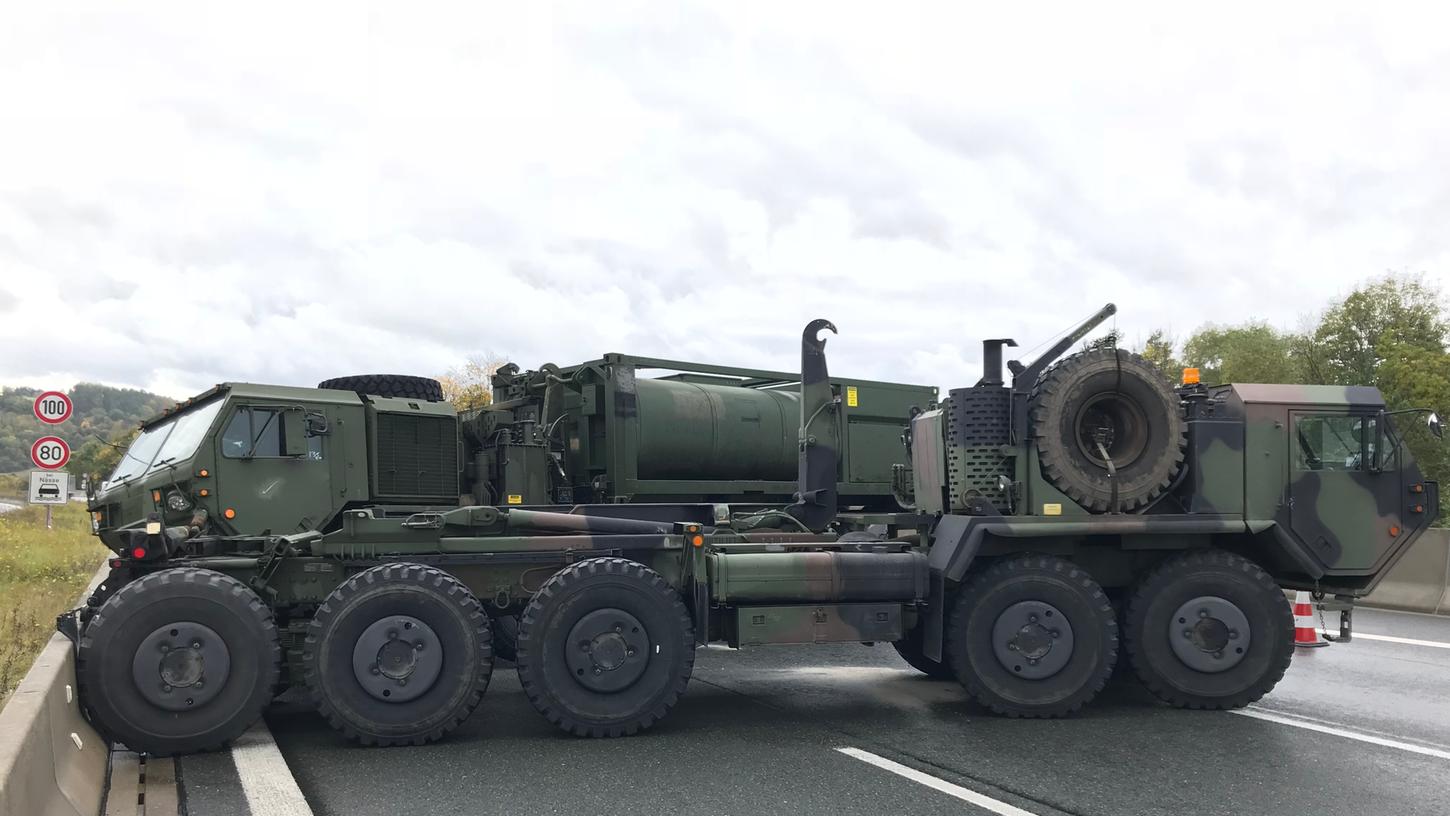 Am Bindlacher Berg: Militär-Lkw stellen sich auf A9 quer