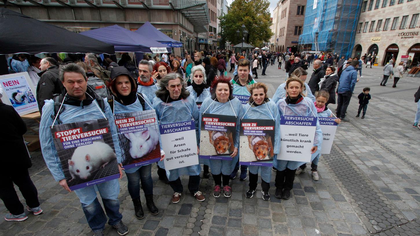 Demo gegen geplante Tierversuche im Nordklinikum