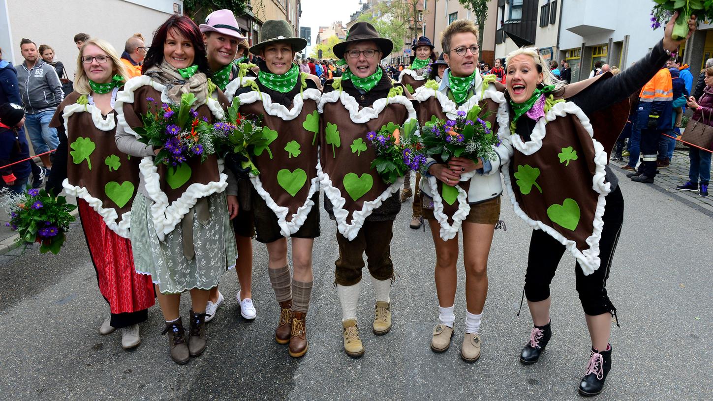 100.000 an der Strecke: Fürths Erntedankfestzug in Bildern