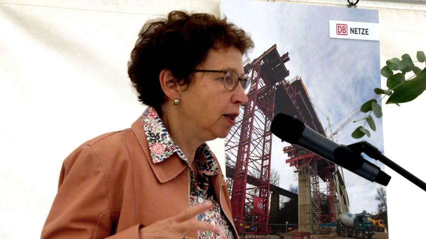 Referatsleiterin Dr. Friederike Reineke aus dem Bundesverkehrsministerium unterstrich die Bedeutung der Bahnlinie Würzburg-Nürnberg.