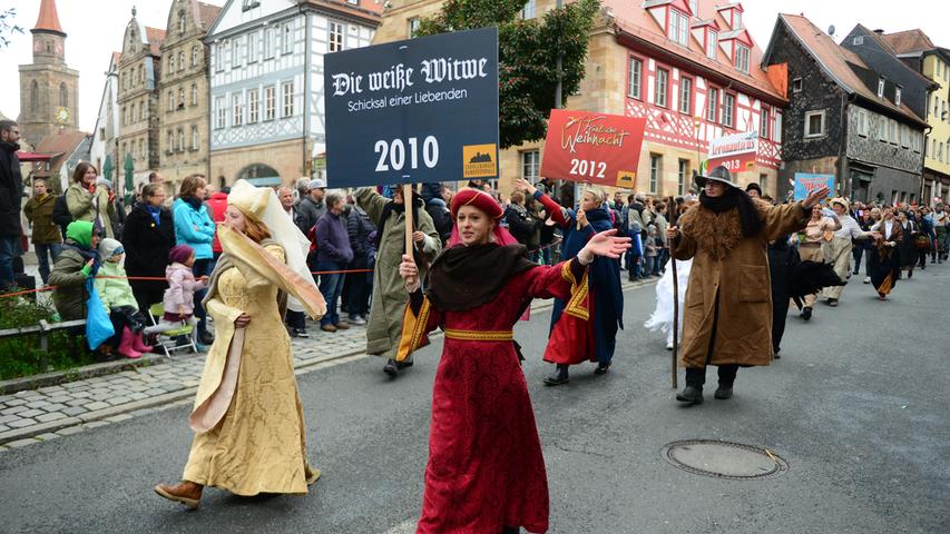 Die vielen fränkischen Vereine zeigten ihr ganzes Können. Und das in aufwendigen, teilweise historischen, Kostümen oder Trachten. Die Cadolzburger Burgfestspiele.