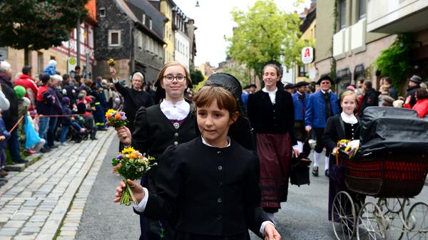 Die vielen fränkischen Vereine zeigten ihr ganzes Können. Und das in aufwendigen, teilweise historischen, Kostümen oder Trachten. Heimatverein Lichtenau.