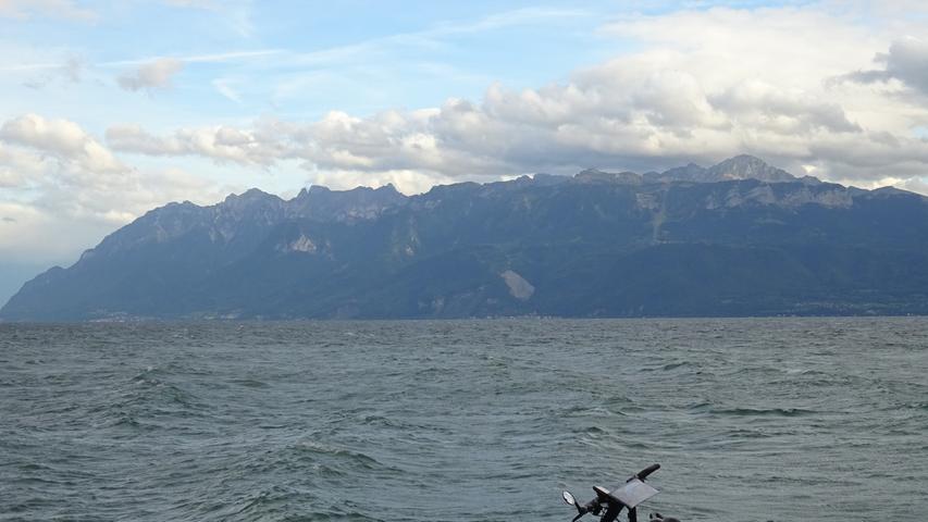 Das Wetter neigte zu Extremen, doch dafür wurde er von der Landschaft mehr als entschädigt. Der 56-jährige Jürgen Pöhlmann aus Ebermannstadt, der schon fast ganz Europa beradelte, hat es wieder getan – und fuhr auf seinem Fahrrad fast 4800 Kilometer gen Süden: von Ebs bis nach Afrika in rund drei Wochen. "Von Ebermannstadt bis zum Bodensee ging es noch, doch die Schweiz war wettertechnisch eine Katastrophe", erzählt Pöhlmann. Hier am Genfer See blies der Wind - wenn es mal nicht regnete oder gar schneite.
