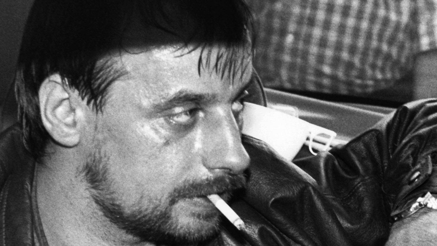 Mit einer Waffe in der Hand saß Dieter Degowski am 18.08.1988 in Köln in einem Auto.