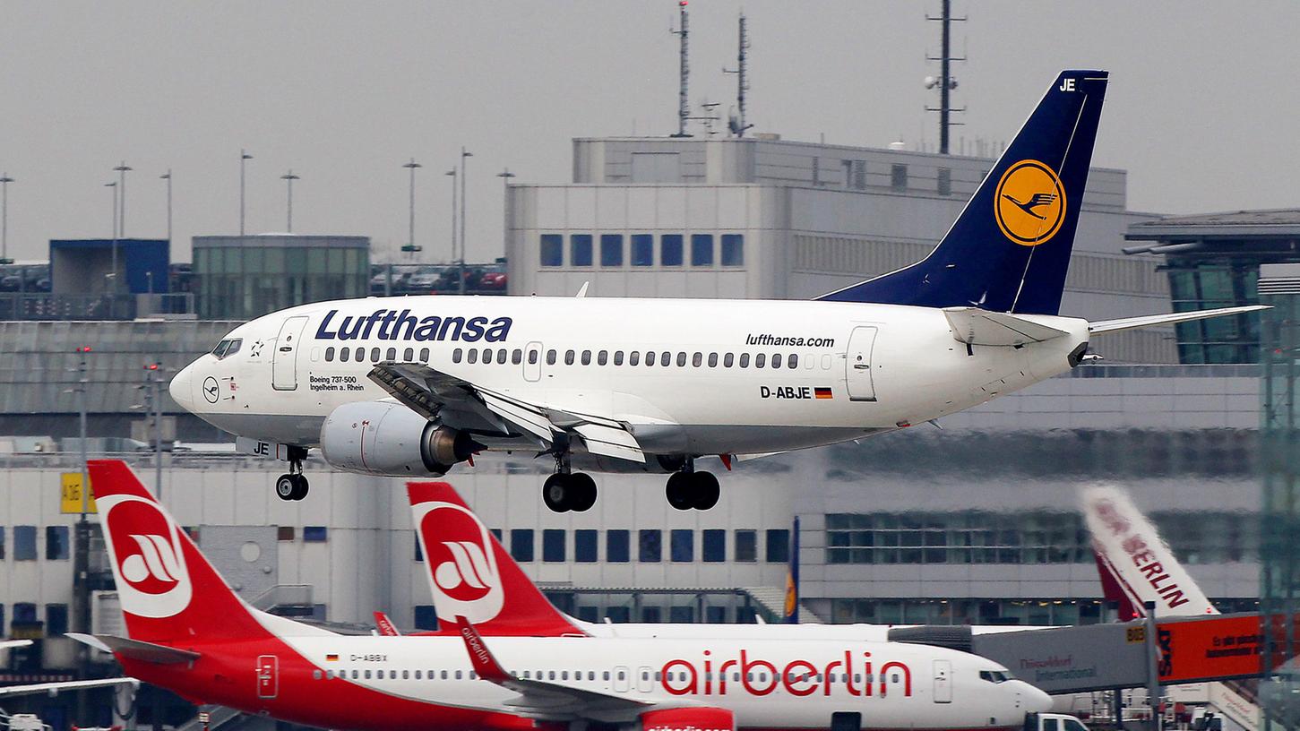 Bald stehen mehr als die Hälfte der Air Berlin Flugzeuge unter dem Lufthansa Konzern. Spohr will dafür 1,5 Milliarden Euro investieren.