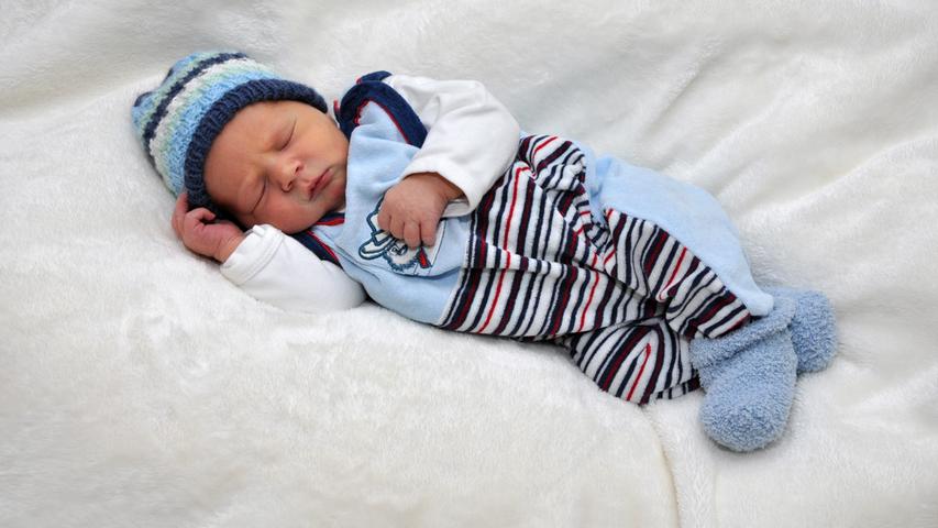 Schlaf gut, Joel Justus. Bei seiner Geburt am 6. Oktober im Südklinikum wog er 3950 Gramm und war 54 Zentimeter groß.