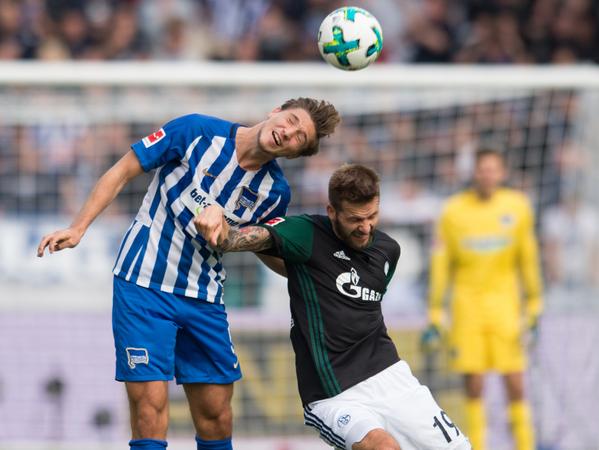 Erzielte die Entscheidung für Schalke: Der ehemalige Club-Stürmer Guido Burgstaller (re.).