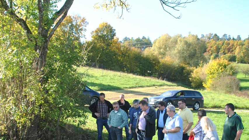 Ein Entwässerungsgraben in Oberweilersbach sorgt mitunter für Geruchbelästigungen. Eine Tieferlegung hat der Gemeinderat jedoch einstimmig abgelehnt, da sonst die Gefahr von Wasserschäden im unteren Teil des Entwässerungssystems bestehe.