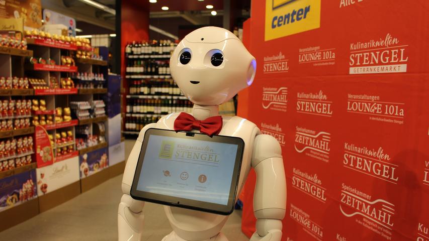 Roboter "Pepper" hilft in Fürth beim Einkaufen
