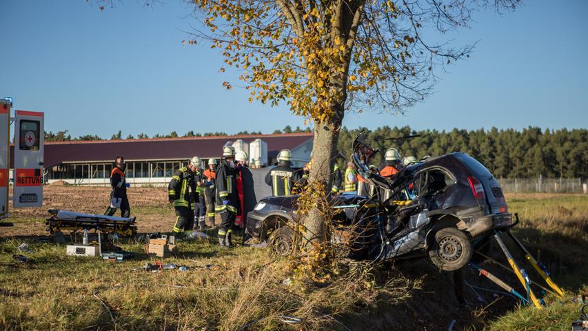 Gegen Baum geprallt: Tödlicher Unfall bei Büchelberg