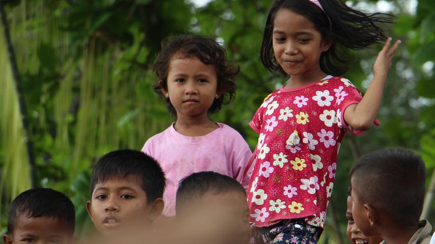 Insgesamt 14000 Menschen wohnen auf den Banda-Inseln, die zu den Molukken gehören.