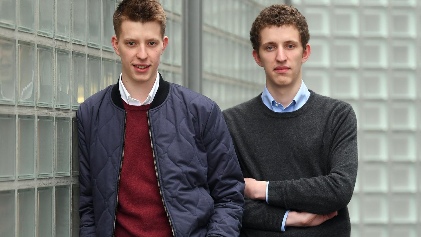 Die aus der Vox-Sendung "Die Höhle der Löwen" bekannten Brüder Maxim und Raphael Nitsche haben ihre Mathe-App für 12,5 Millionen Euro verkaufen können.