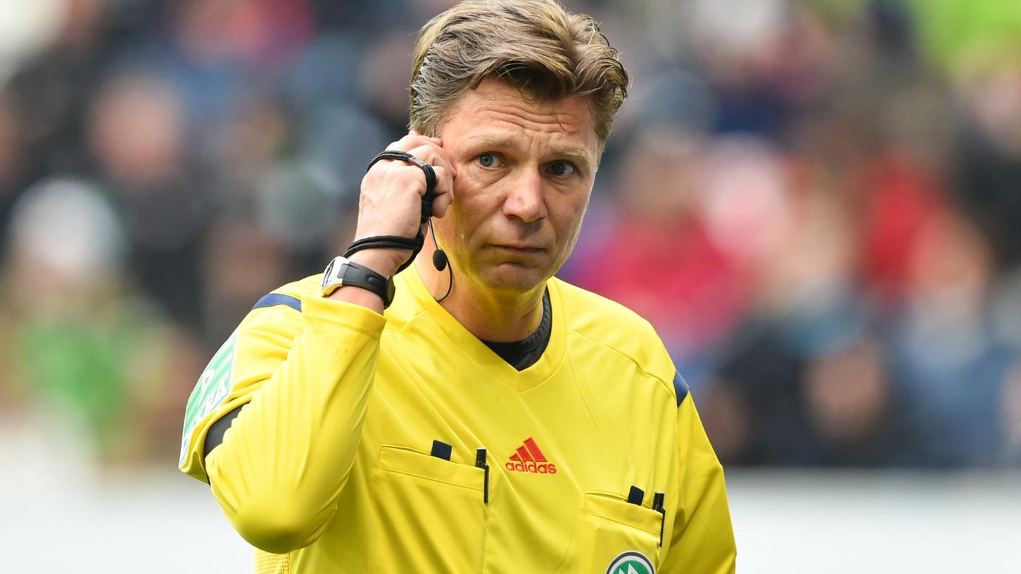 Thorsten Kinhöfer leitete fast 400 Partien im deutschen Profi-Fußball - und macht sich nun Gedanken über die aktuelle Situation der Schiedsrichter.