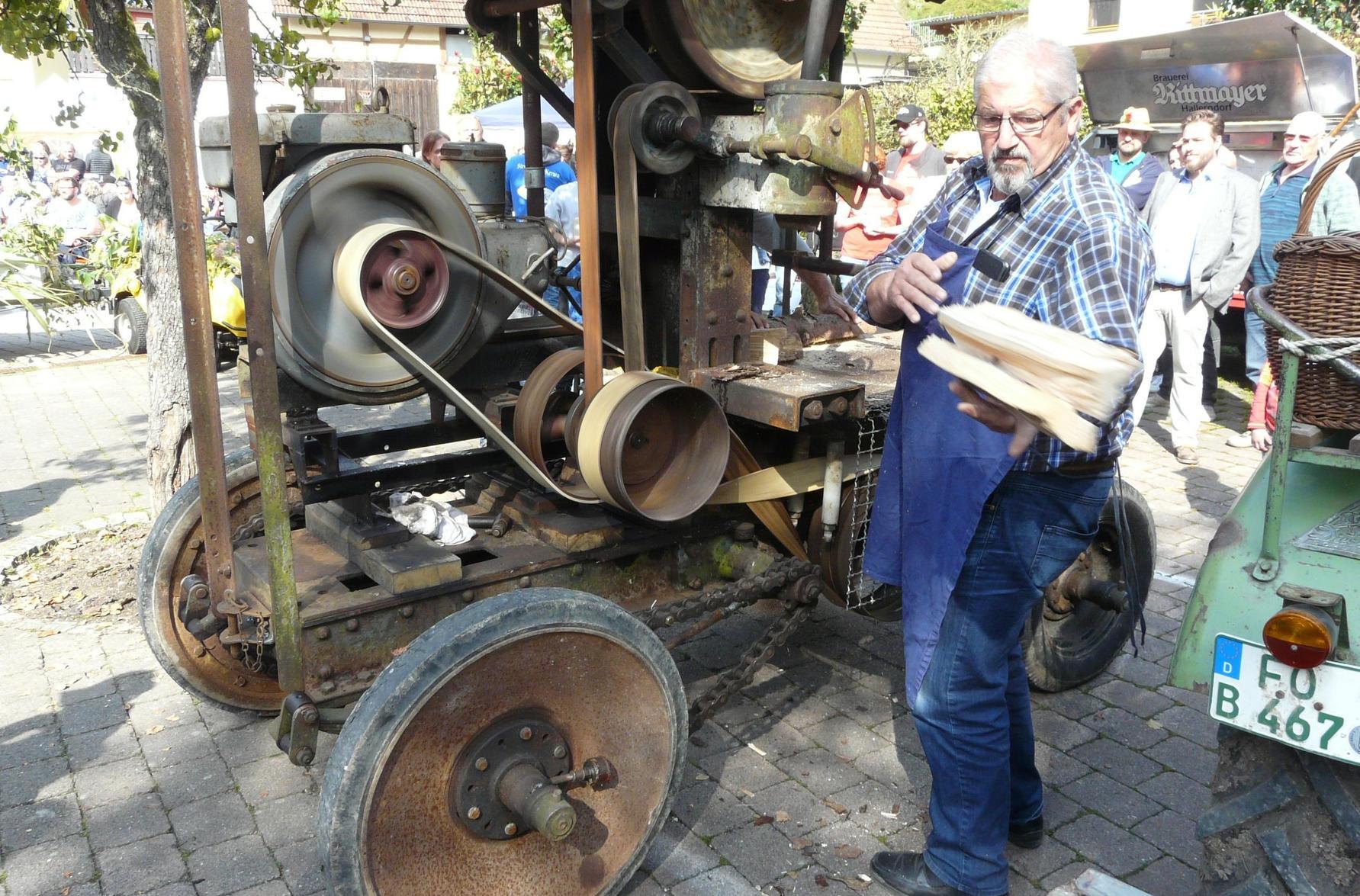 Forchheim, Wiesenttal: Echt scharf: Eine historische Bandsäge auf Rädern -  Forchheim - nordbayern.de