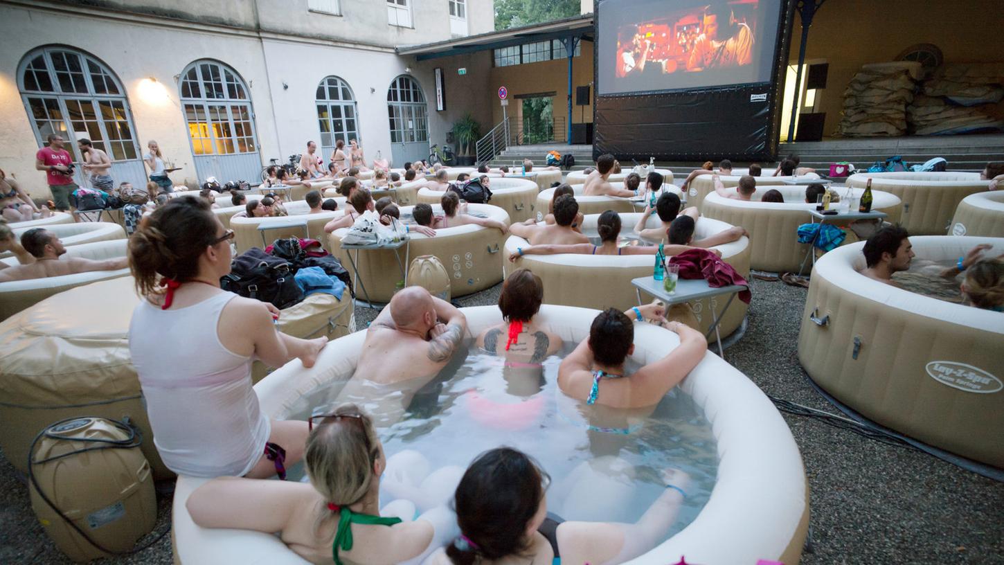 Auf der Praterinsel in München bereits vor zwei Jahren ein Hingucker: Whirlpool-Kino.