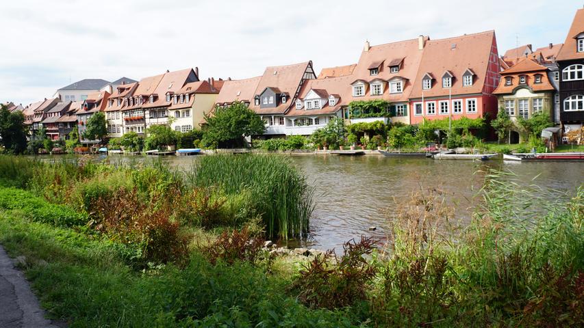 ...Blick auf die ehemalige Bamberger Fischersiedlung entlang der Regnitz...