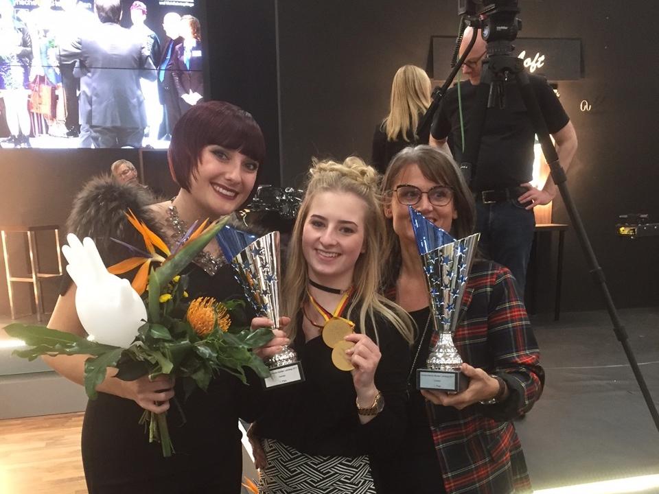 Meininghaus Lehrling Ist Neue Friseur Meisterin Forchheim Nordbayern De