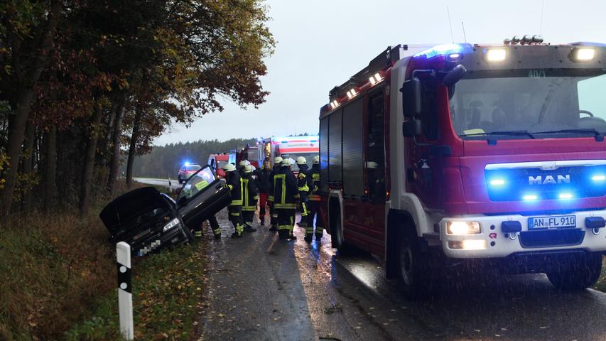 Verkehrsunfall bei Flachslanden: 23-Jährige schwer verletzt