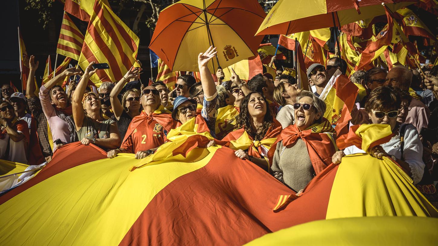Auf einer Kundgebung in Barcelona demonstrierten Hunderttausende für die Einheit des Landes.