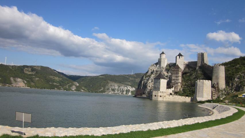 Die Festung Golubac markiert das Tor zur längsten und größten Flussschlucht in Europa.