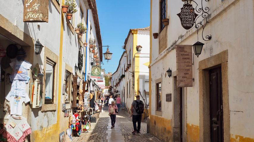 Óbidos liegt in der touristischen Region Centro de Portugal (Center of Portugal) und ist wegen seines alten Ortskerns ein beliebtes Ziel für Tagesausflügler.