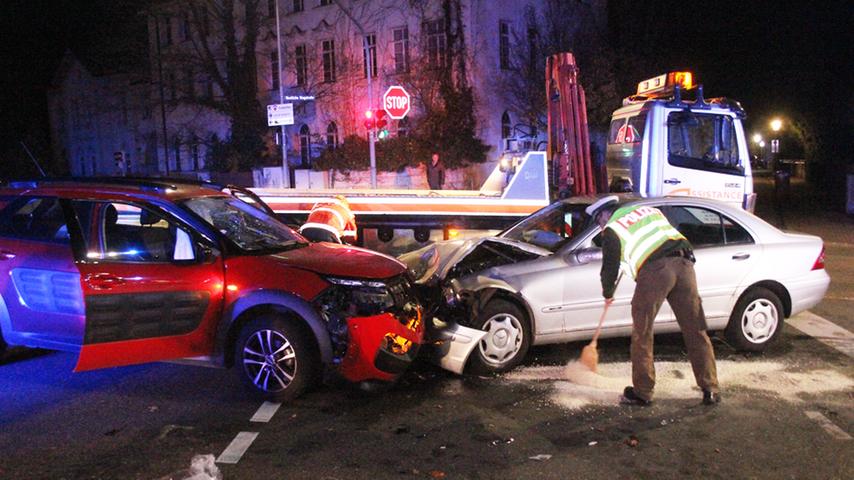 Heftiger Crash im Weißenburger Feierabendverkehr