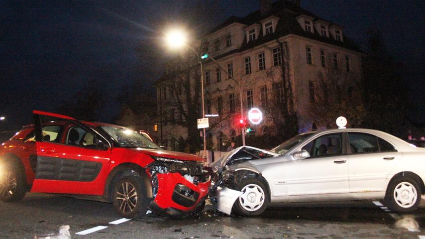 Heftiger Crash im Weißenburger Feierabendverkehr