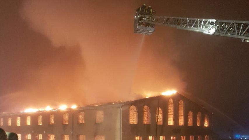 Brand einer Lagerhalle in Dietfurt