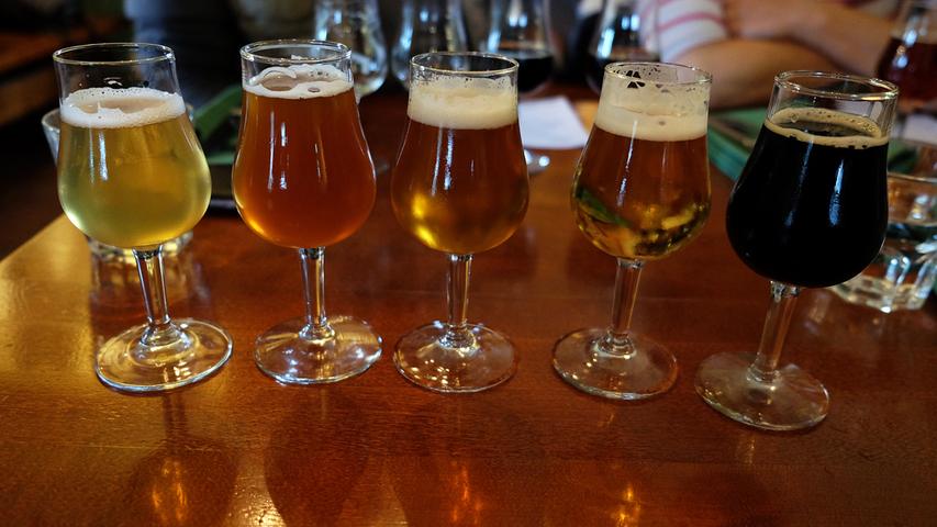 Stallhagen, die älteste und größte Brauerei auf Åland. Fünf unterschiedliche Biersorten zum Probieren im Pub.