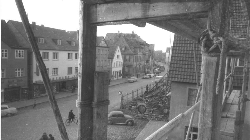 Blick auf den Gunzenhäuser Marktplatz vom Rohbau der neuen Geschäftsstelle des Altmühl-Boten.