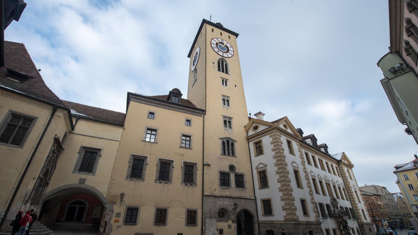Spendenskandal im Regensburger Rathaus: In der Korruptionsaffäre um den suspendierten Regensburger Oberbürgermeister Joachim Wolbergs hat es eine weitere Festnahme gegeben.