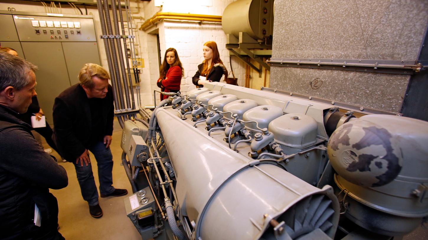 Der Bunker unter dem Innenhof des DB Museums besteht aus insgesamt 28 Räumen. Dort sollten Bahn-Mitarbeiter den Zugverkehr in großen Teilen Nordbayerns aufrechterhalten. Der Bunker unter dem Innenhof des DB Museums besteht aus insgesamt 28 Räumen. Dort sollten Bahn-Mitarbeiter den Zugverkehr in großen Teilen Nordbayerns aufrechterhalten.