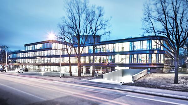 Das Finanzinstitut Teambank belohnt seine Mitarbeiter ebenfalls mit einem vollen 13. Monatsgehalt zu Weihnachten.