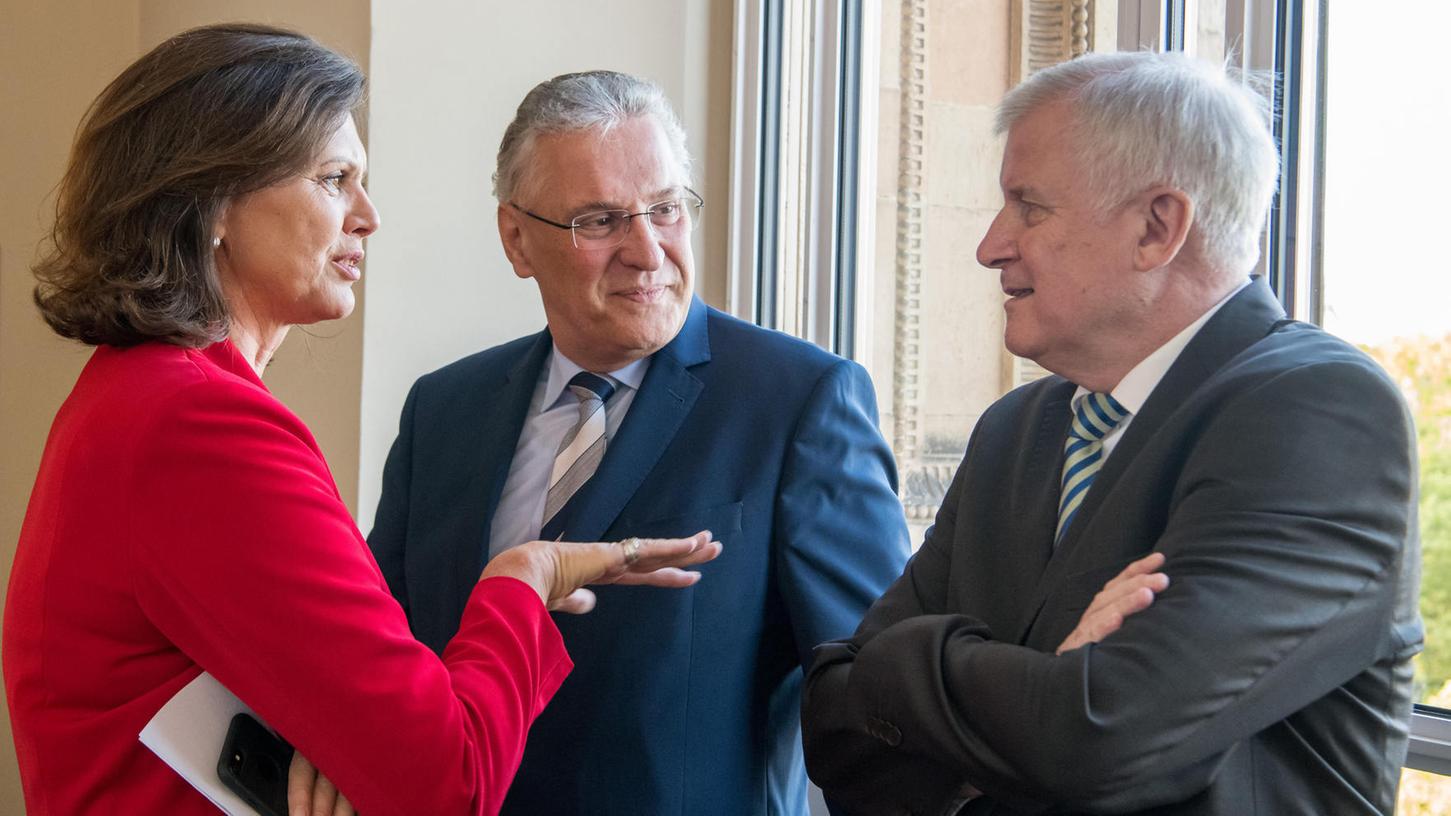 Die bayerische Wirtschaftsministerin Ilse Aigner hat heftige Kritik an den Machtkämpfen in der CSU geübt.