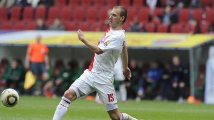 FC Augsburg behält Dominik Reinhardt