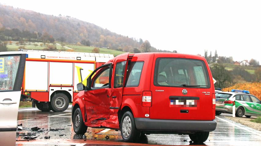 Vier Schwerverletzte nach Unfall auf B470 bei Weilersbach