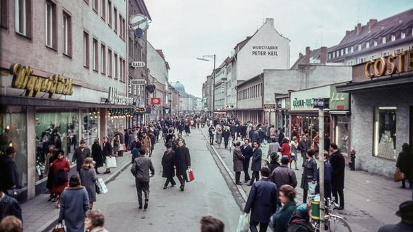 Damit kann sich hierzulande auch nicht jede Stadt brüsten: Nürnberg besitzt eine der ältesten Fußgängerzonen in Deutschland.
