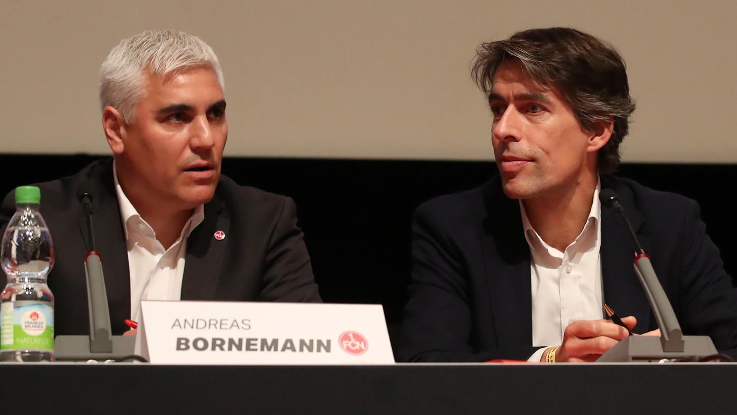Ein Namensschild, zweimal Chefsache: Andreas Bornemann und Michael Meeske werden den Club als Doppelspitze weiterführen. Ein Namensschild, zweimal Chefsache: Andreas Bornemann und Michael Meeske werden den Club als Doppelspitze weiterführen.