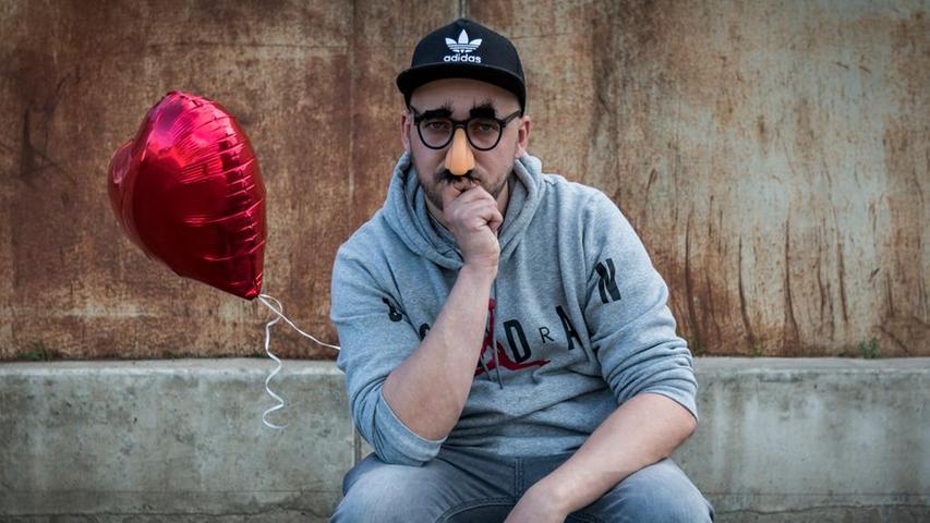 Die vom Oberpfälzer Willy Nachdenklich populär gemachte Wendung "I bims" wurde 2017 von der Jury zum Jugendwort des Jahres ernannt. Der österreichische Rapper Money Boy gilt als eigentlicher Urheber der "Vong"-Sprache, zu der das prämierte Jugendwort gehört.