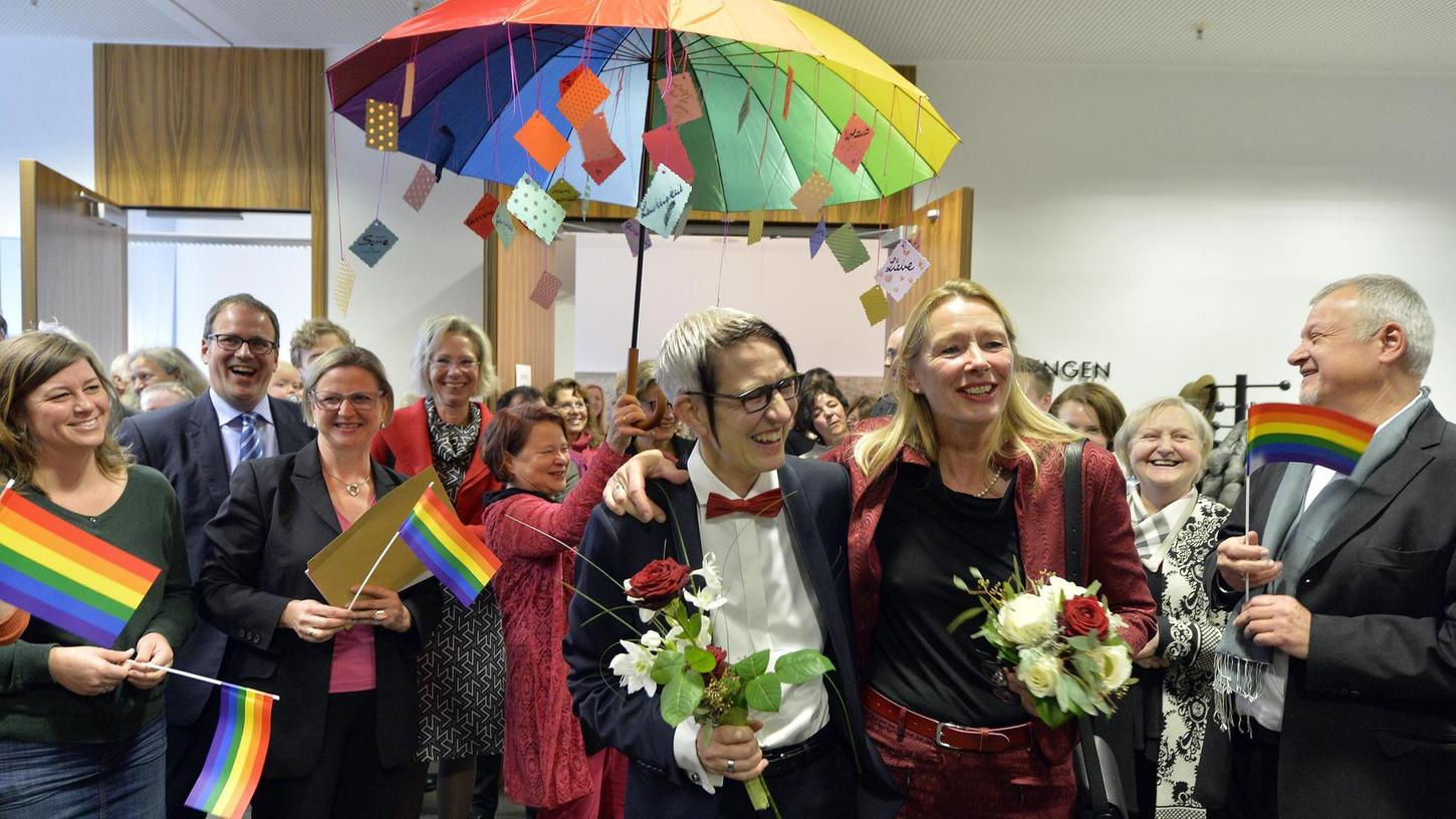 Erlangens Kulturreferentin heiratet ihre Lebenspartnerin